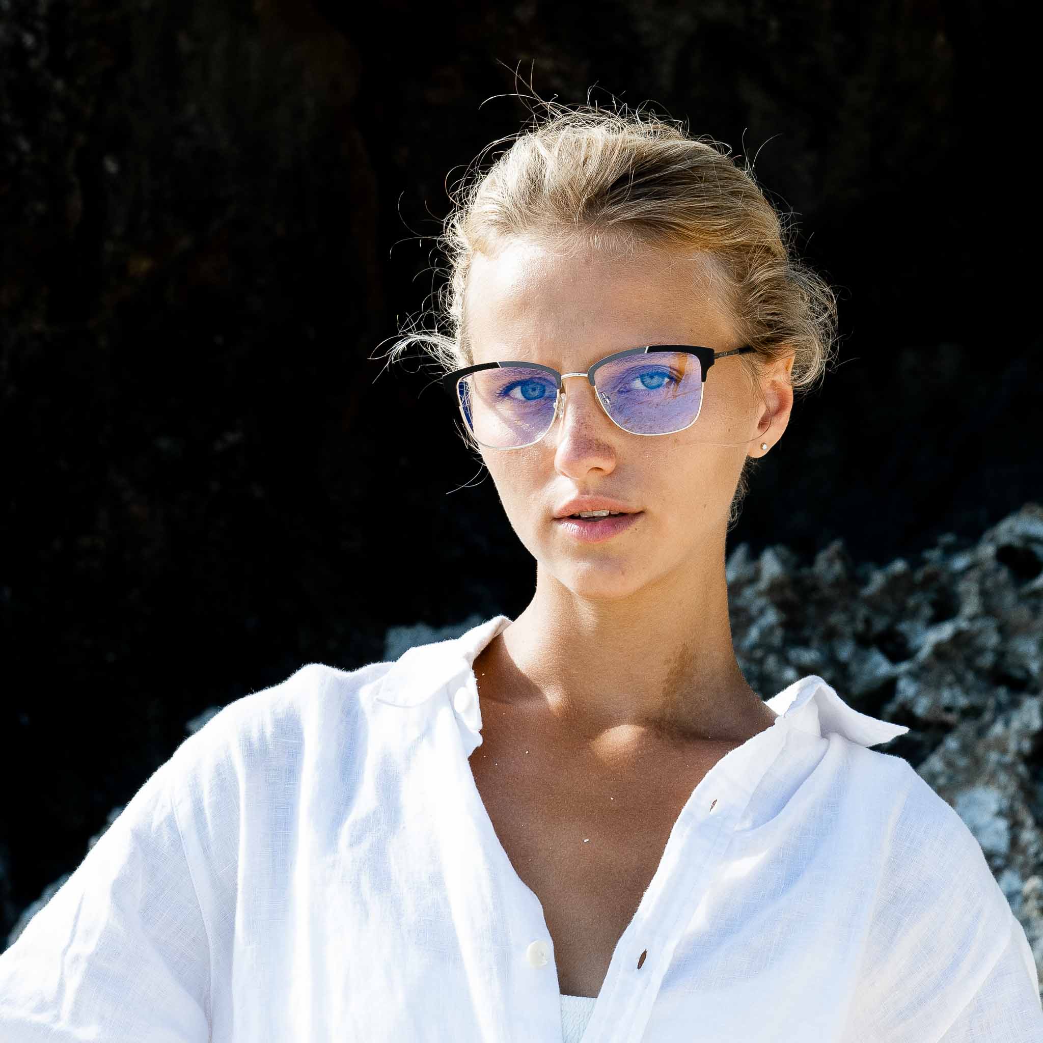 Woman wearing Mokki reading glasses